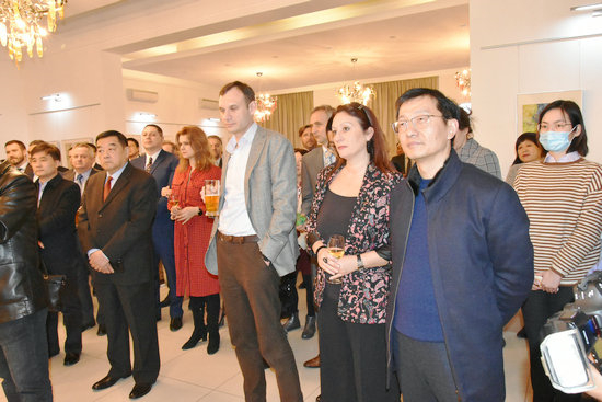 常美娟国画艺术亮相斯洛伐克驻华大使馆