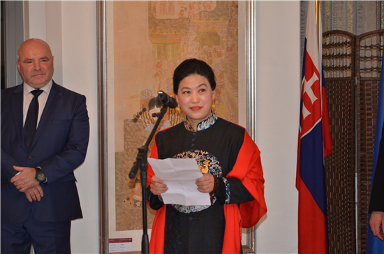 常美娟国画艺术亮相斯洛伐克驻华大使馆