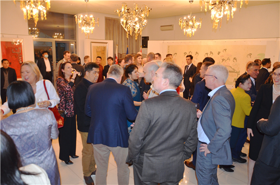 常美娟国画艺术亮相斯洛伐克驻华大使馆