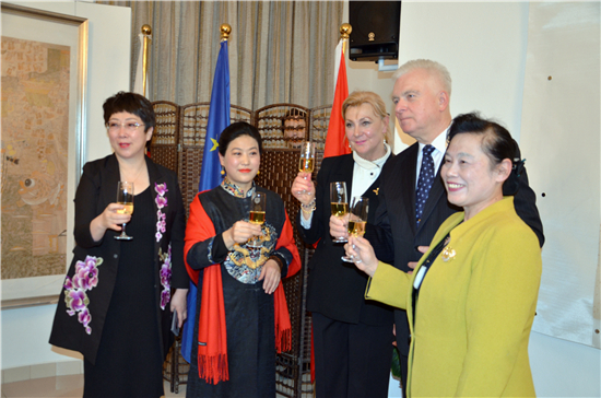 常美娟国画艺术亮相斯洛伐克驻华大使馆